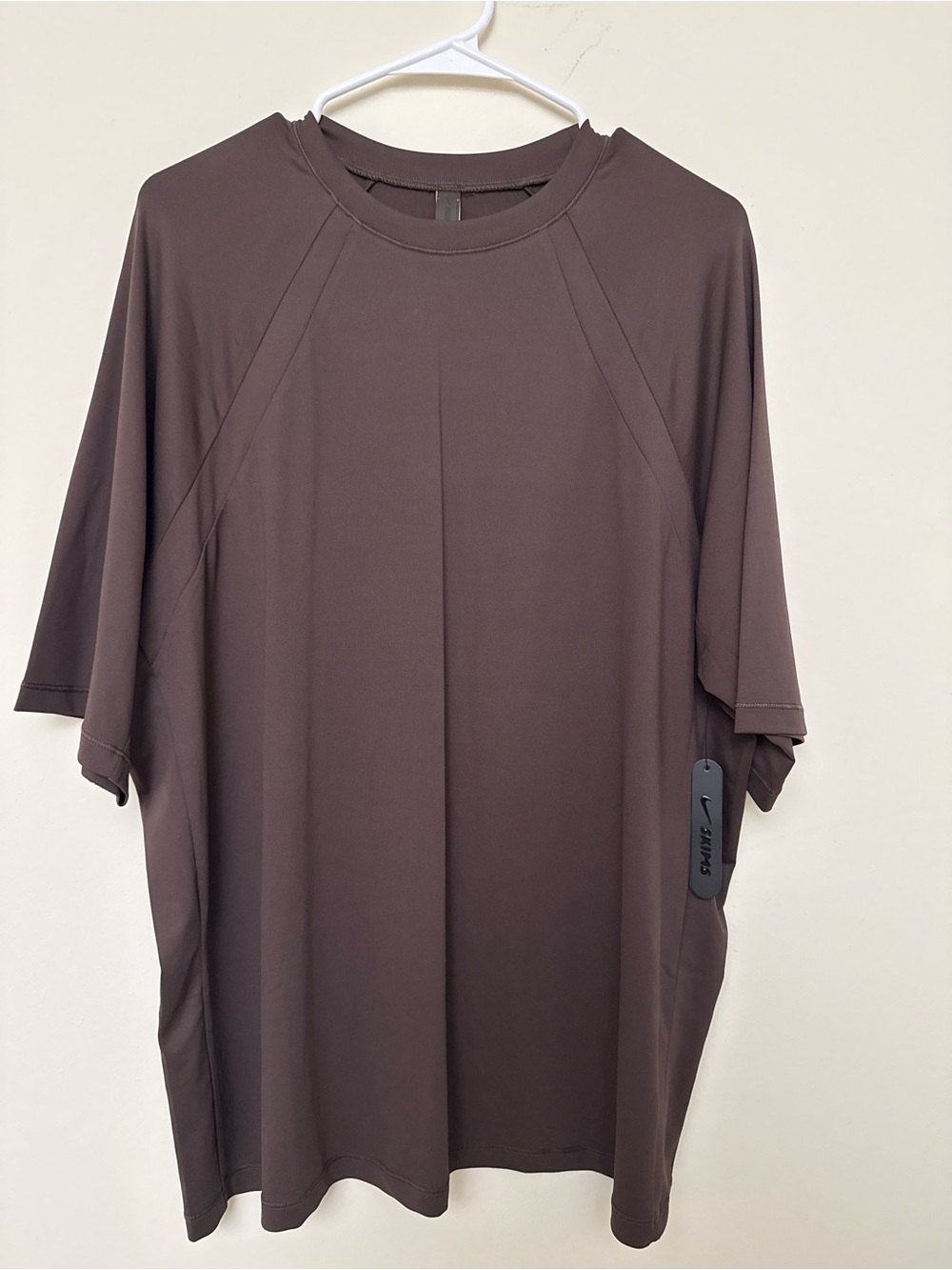 NIKE SKIMS AIRY BOYFRIEND TOP Short Sleeve Tee in Deep Brown